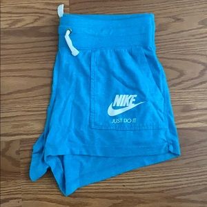 Nike athletic/leisure shorts